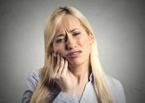 woman with toothache